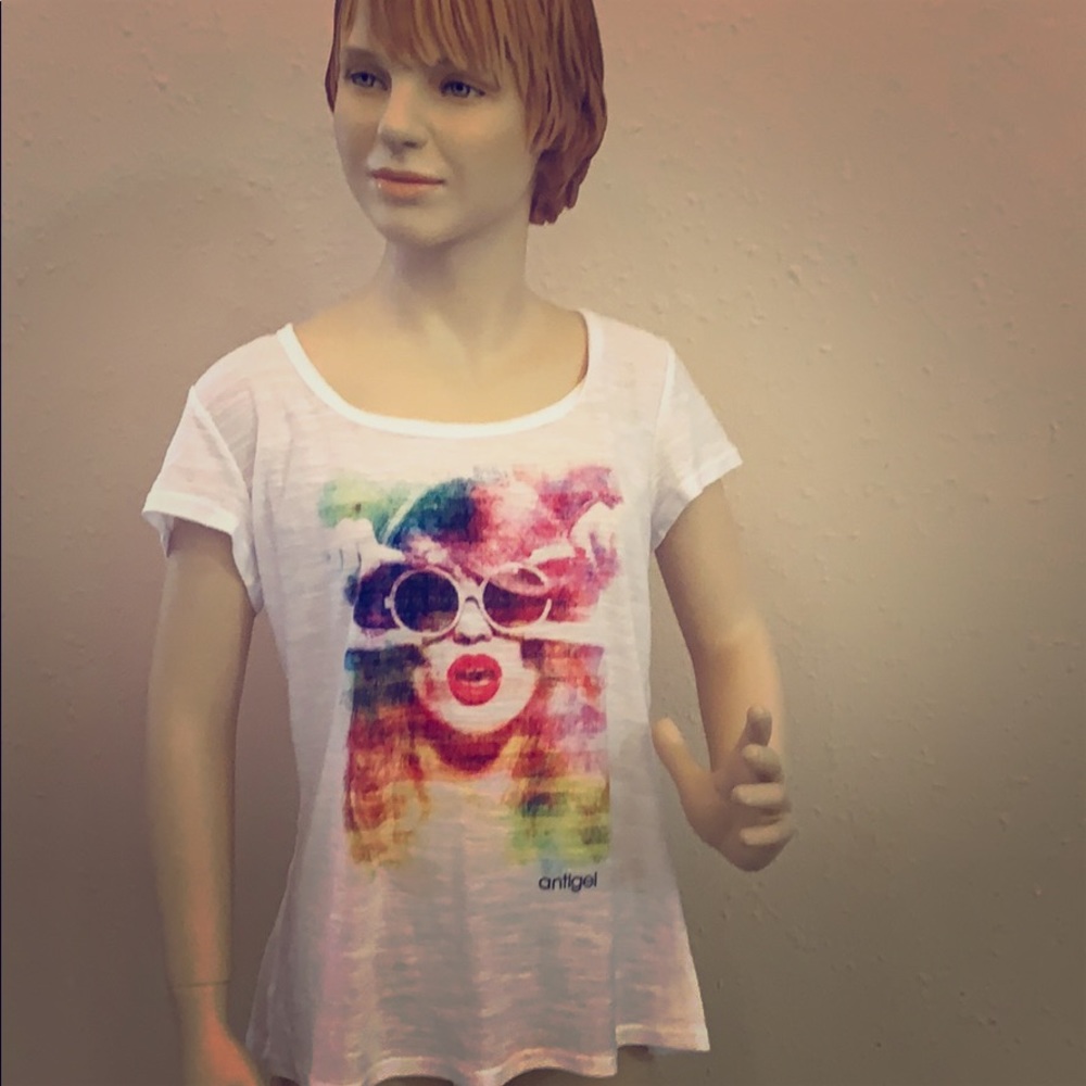 Graphic tee
